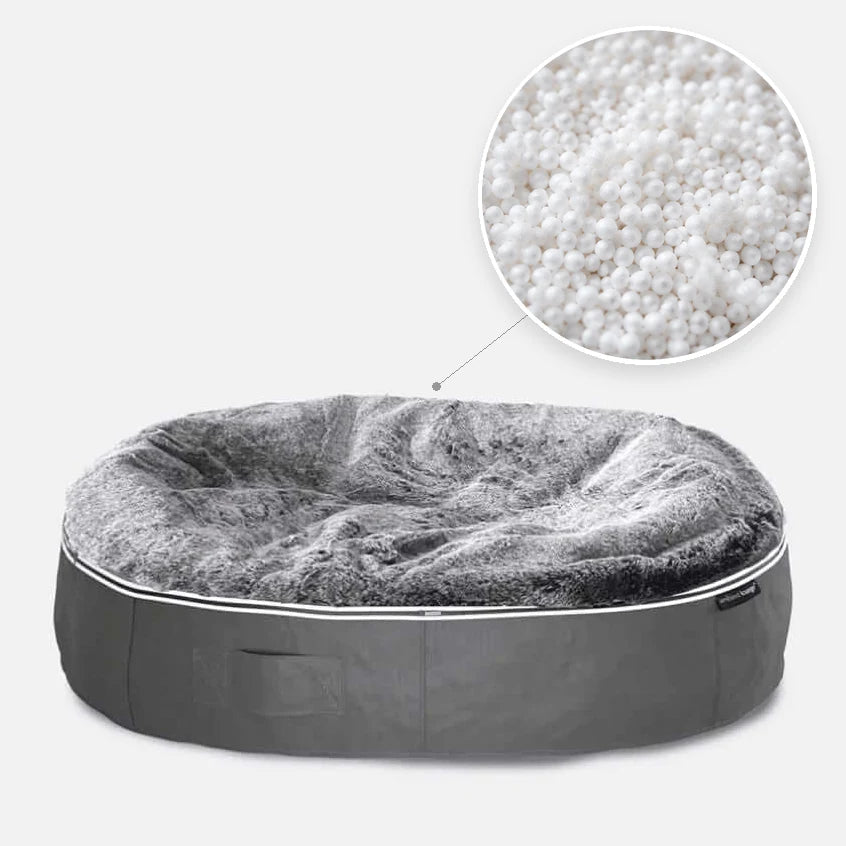 Hundeseng Supernova Silken Gray S med detalj av perlefyll i sirkel